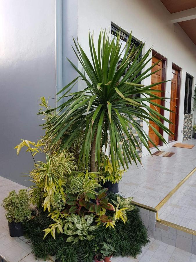 Flb Apartelle Los Banos Los Banos  Εξωτερικό φωτογραφία